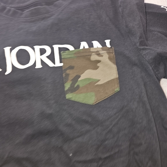 Air Jordan tee camouflage pocket youth size XL 13-15 - Picture 2 of 7